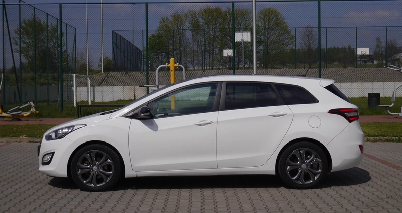 Hyundai I30 cena 29900 przebieg: 187000, rok produkcji 2014 z Starachowice małe 631